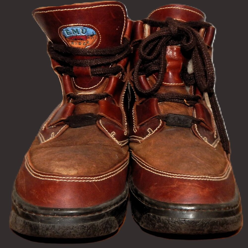 Emu Ridge (UGG) Fleece-Lined Leather Boots - Women's Sz 10/Men's Sz 9